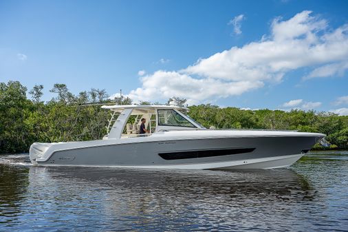 Boston Whaler 420 Outrage image