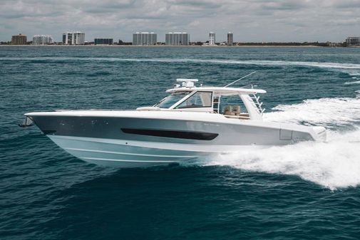 Boston Whaler 420 Outrage image