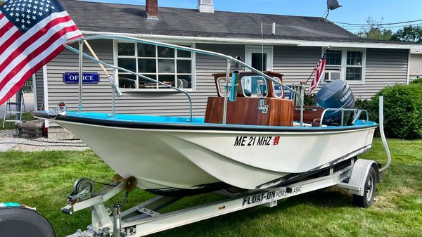 Boston Whaler 17 Nauset 