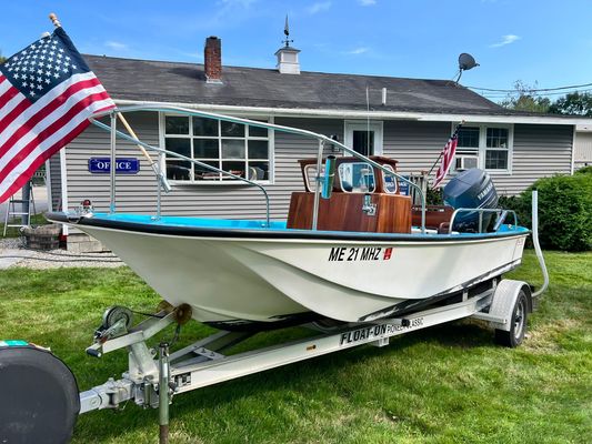 Boston-whaler 17-NAUSET - main image