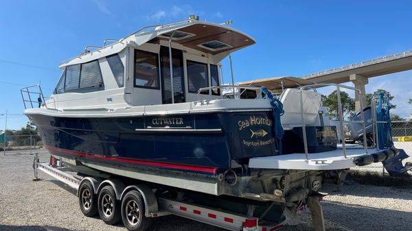 Cutwater 30 Sedan LE