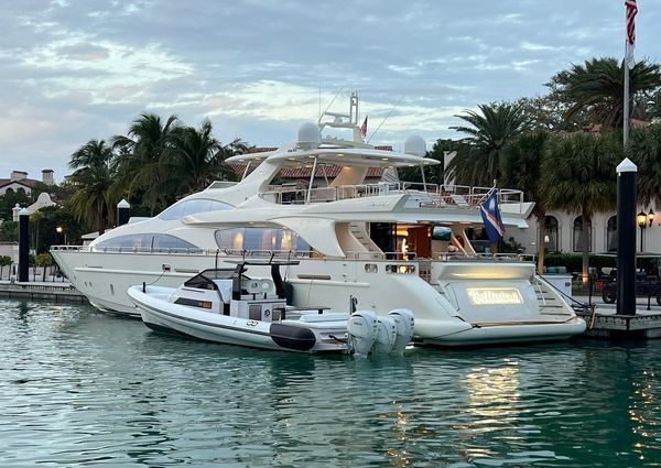 Azimut 105 image