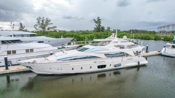 Azimut 105 