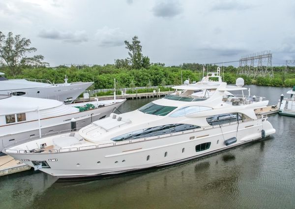 Azimut 105 image