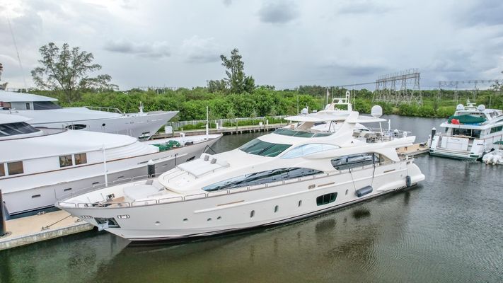 Azimut 105 - main image