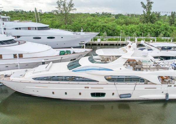 Azimut 105 image