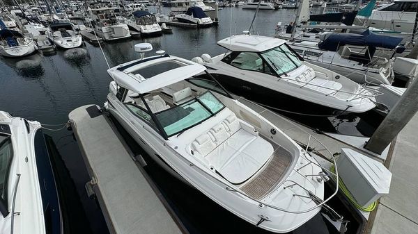 Sea Ray 320 Sundancer OB 