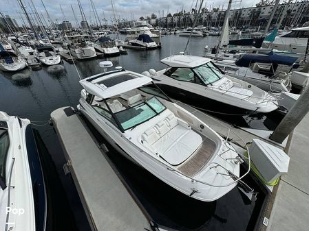 Sea Ray 320 Sundancer OB image