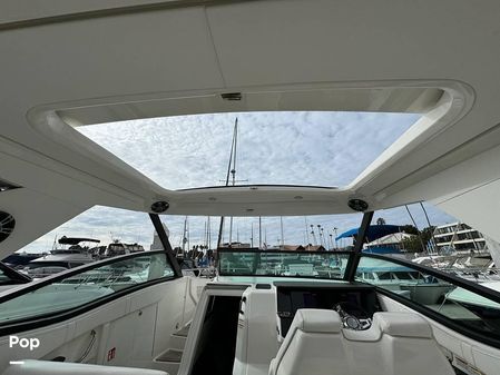 Sea Ray 320 Sundancer OB image