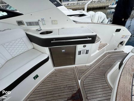 Sea Ray 320 Sundancer OB image