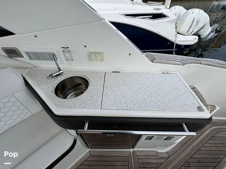 Sea Ray 320 Sundancer OB image