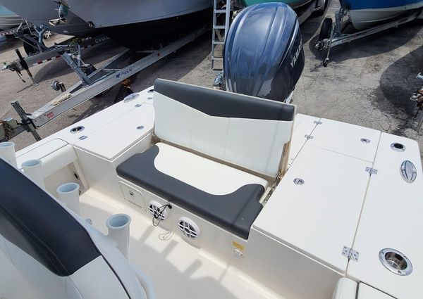 Robalo 246-CAYMAN image