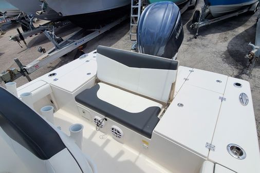 Robalo 246-CAYMAN image