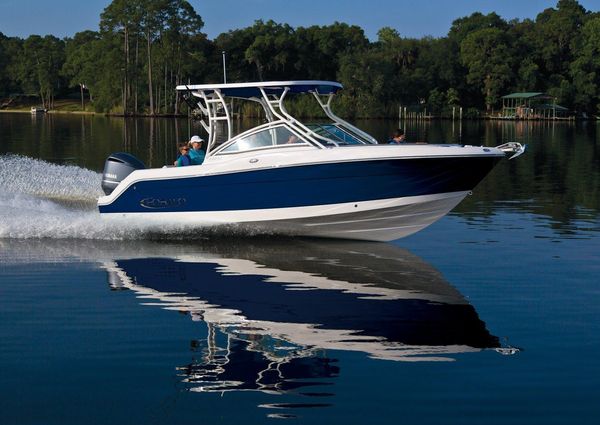 Robalo R247DC image