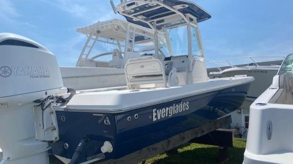 Everglades 243 CC