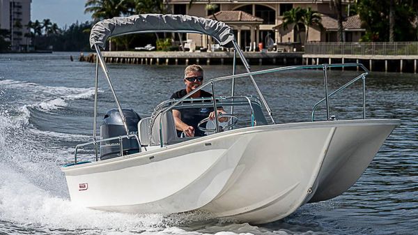 Boston Whaler KATAMA 17