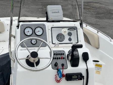 Nauticstar 210FA-SPORT-DECK image