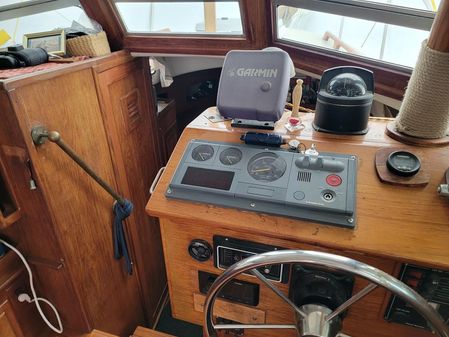 Cape-dory 28-FB-FAST-TRAWLER-01-YANMAR image