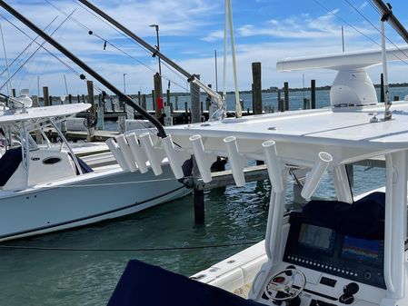 Regulator 34 Center Console image
