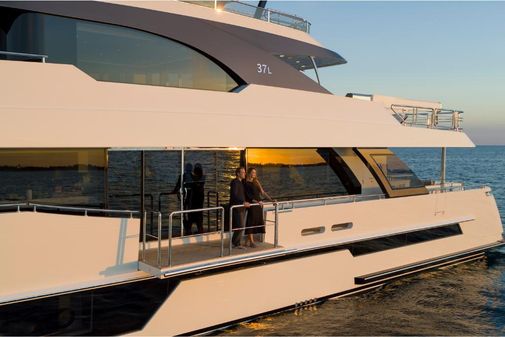 Ocean Alexander 37L image