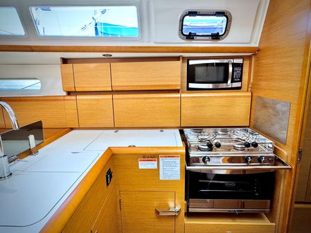 Jeanneau Sun Odyssey 379 image