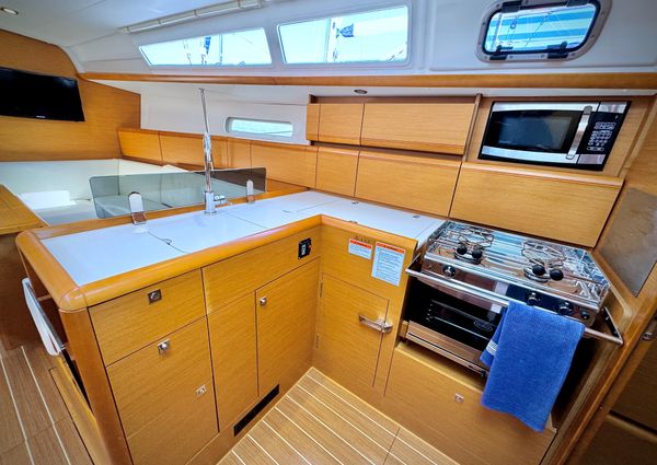 Jeanneau Sun Odyssey 379 image