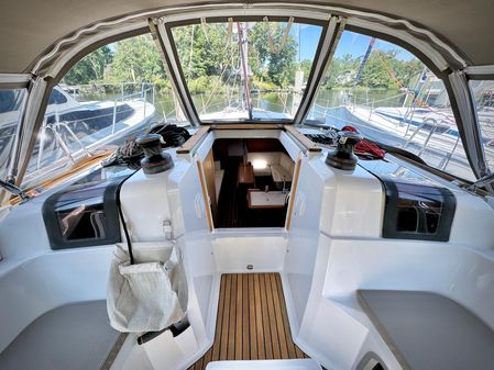 Jeanneau Sun Odyssey 379 image