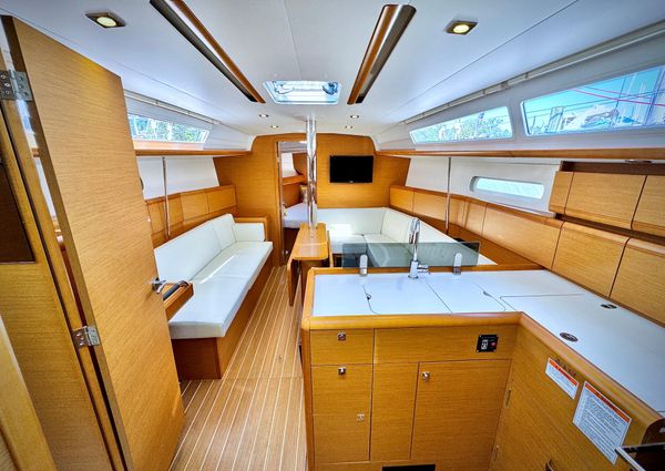 Jeanneau Sun Odyssey 379 image