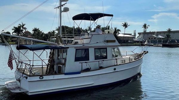 Grand Banks 32 Sedan Trawler Hull #559