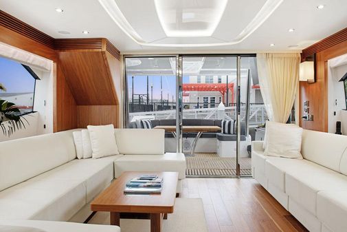 Sunseeker Flybridge image