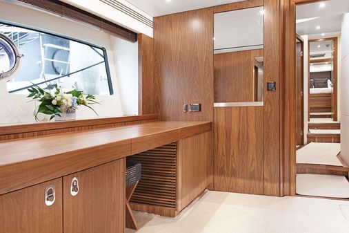 Sunseeker Flybridge image