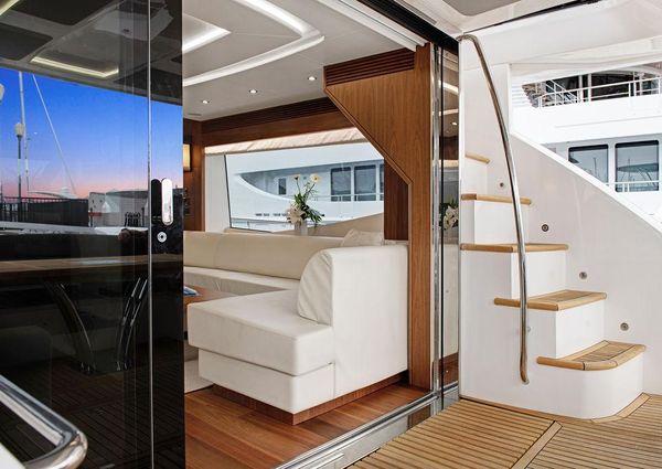 Sunseeker Flybridge image