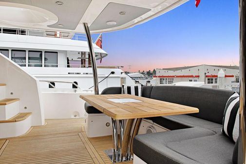 Sunseeker Flybridge image