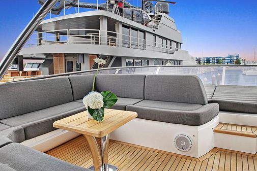 Sunseeker Flybridge image