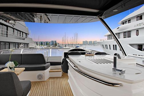 Sunseeker Flybridge image