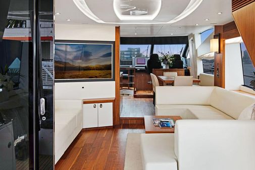 Sunseeker Flybridge image