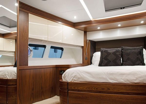 Sunseeker Flybridge image