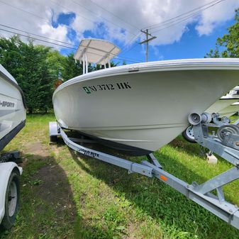 Sportsman ISLAND-REEF-19-CENTER-CONSOLE image