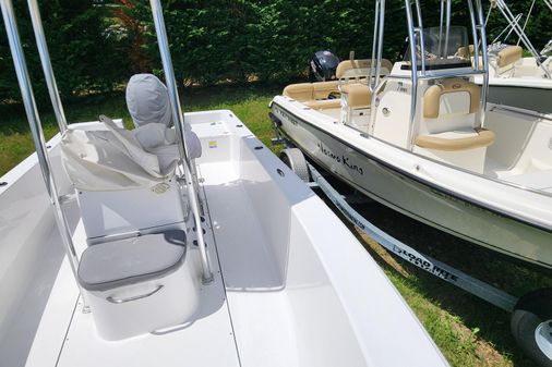 Sportsman ISLAND-REEF-19-CENTER-CONSOLE image