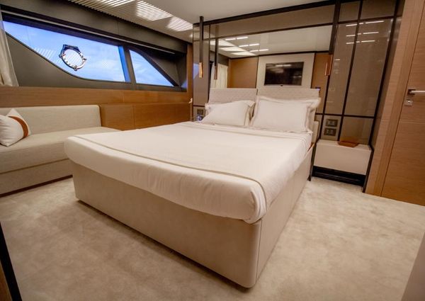 Ferretti-yachts 780 image