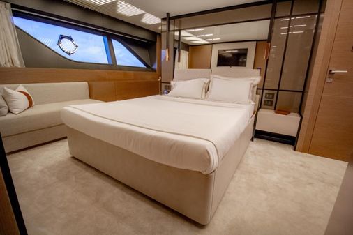 Ferretti-yachts 780 image