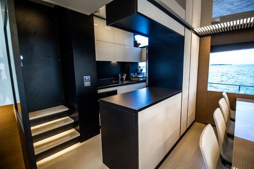 Ferretti-yachts 780 image