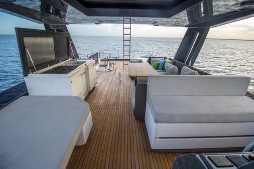 Ferretti-yachts 780 image