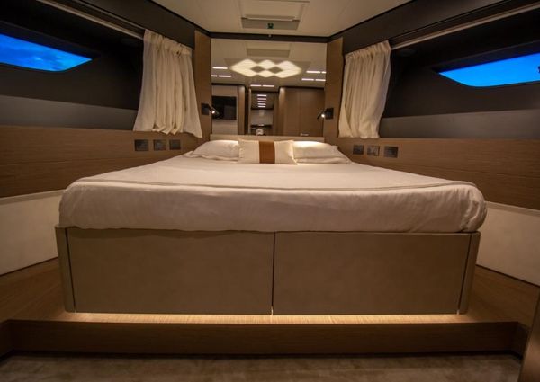 Ferretti-yachts 780 image