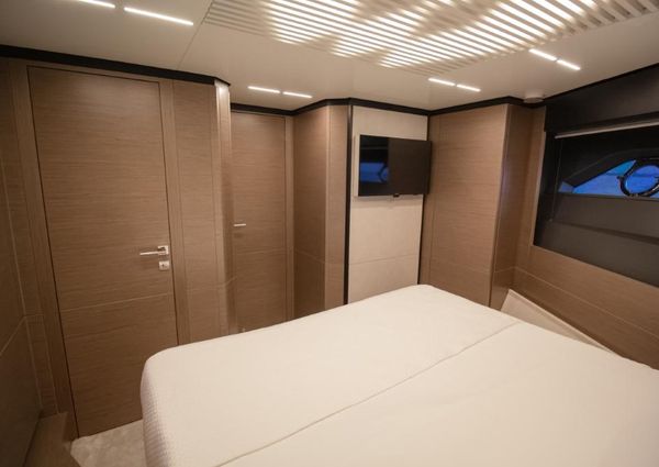 Ferretti-yachts 780 image