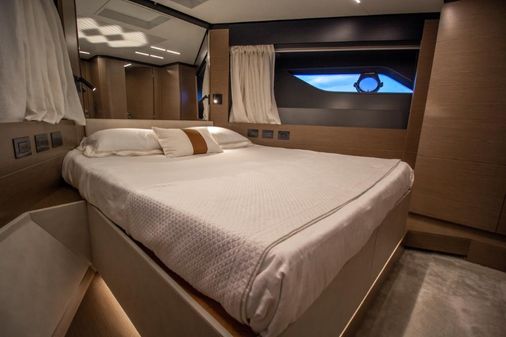 Ferretti-yachts 780 image