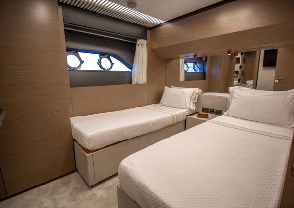 Ferretti-yachts 780 image