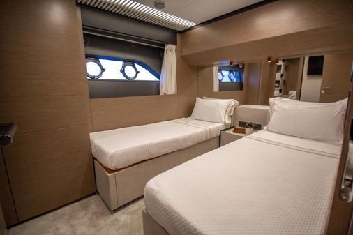 Ferretti-yachts 780 image