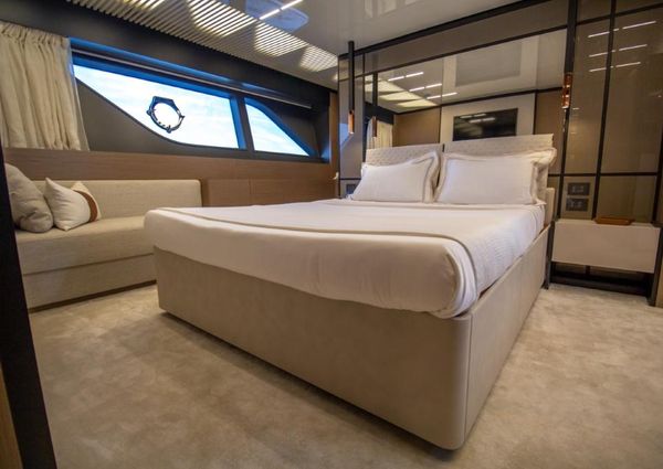 Ferretti-yachts 780 image