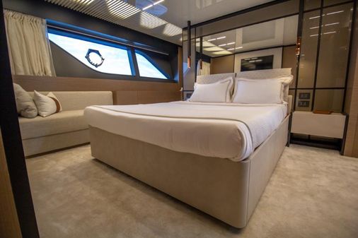 Ferretti-yachts 780 image